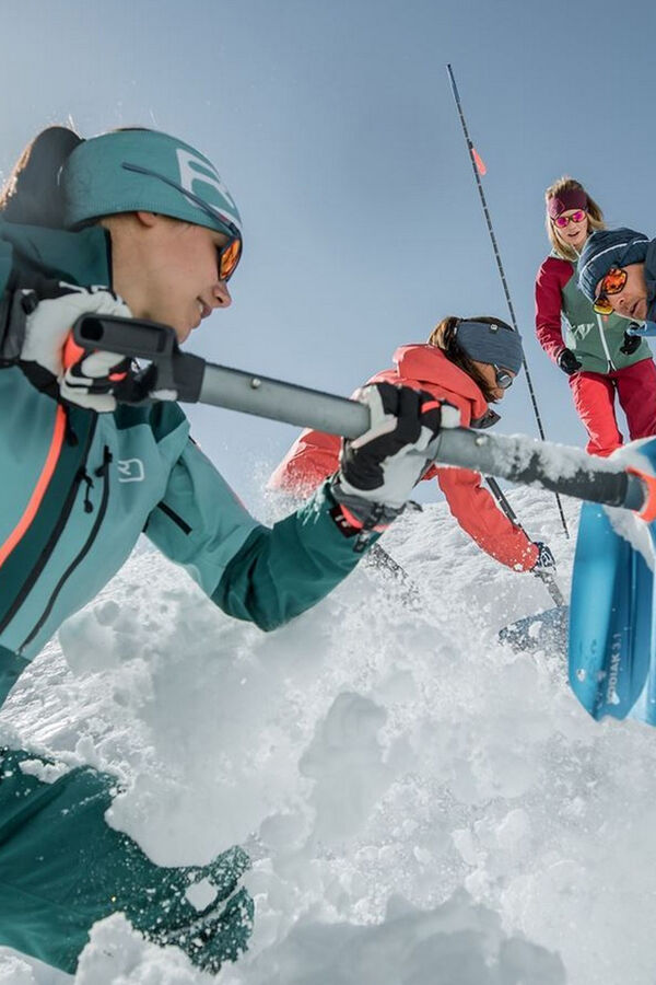 Artva Safety Camp | Sicurezza in montagna con guide alpine
